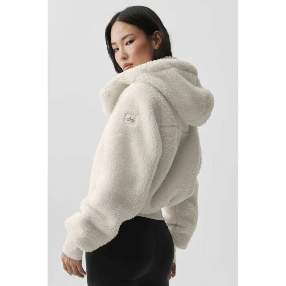 Alo Yoga Foxy Sherpa Jacket in Ivory Size Small